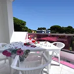 Διαμέρισμα Sun, Sea And Poolside Bliss-beahost