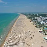 Sun, Sea And Poolside Bliss-beahost Апартаменты