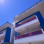 Sun, Sea&poolside Bliss-beahost